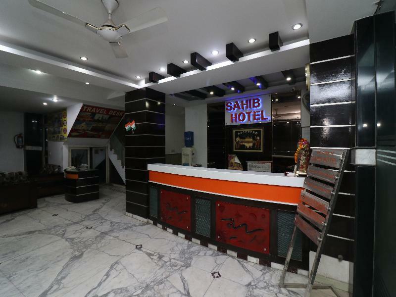 דלהי Oyo 27823 Hotel Sahib מראה חיצוני תמונה